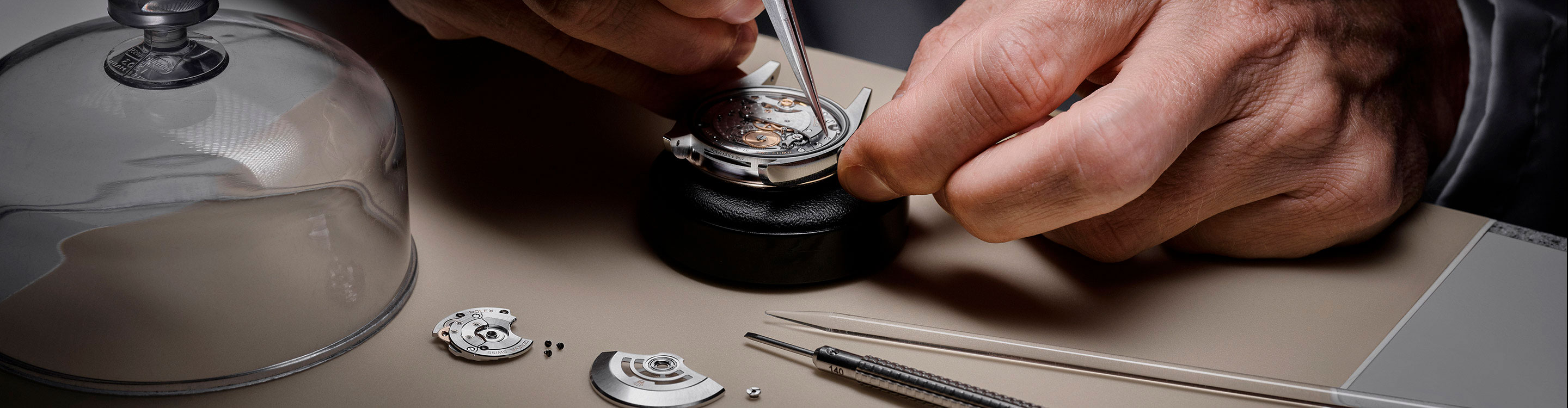Contact Rolex watches servicing centre at Joyería Grassy